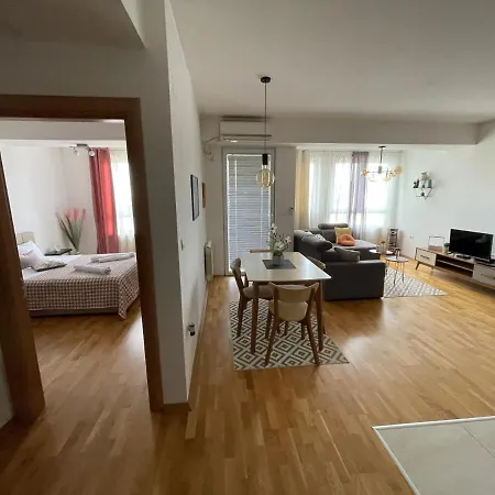 Station Apartment
